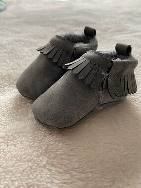 Cozy Gray Fringe Baby Moccasins with Plush Lining